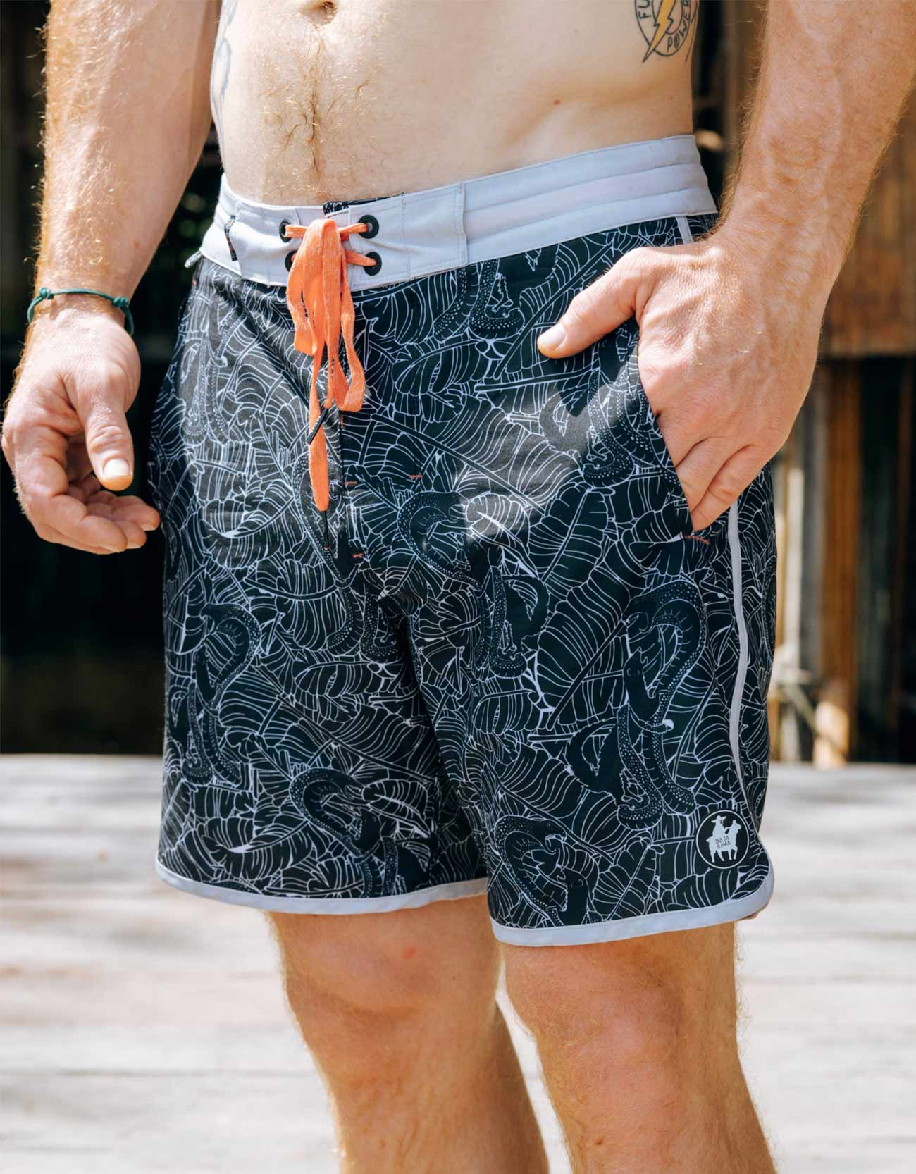 FAIR FIGHT BLACK - REMANSO 17&quot; BOARDSHORTS by Bajallama